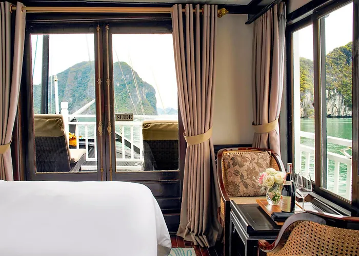 Paradise Luxury Sails Cruise