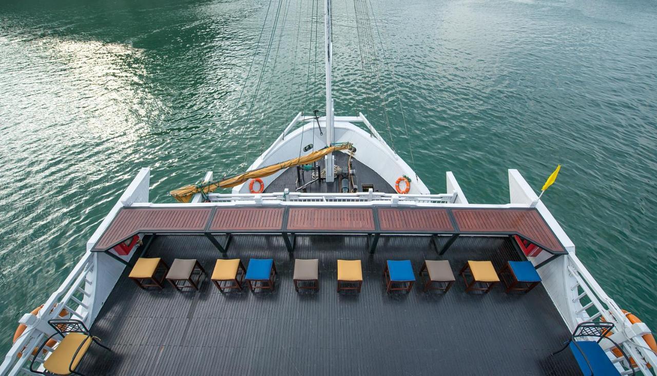 Paradise Luxury Sails Cruise 