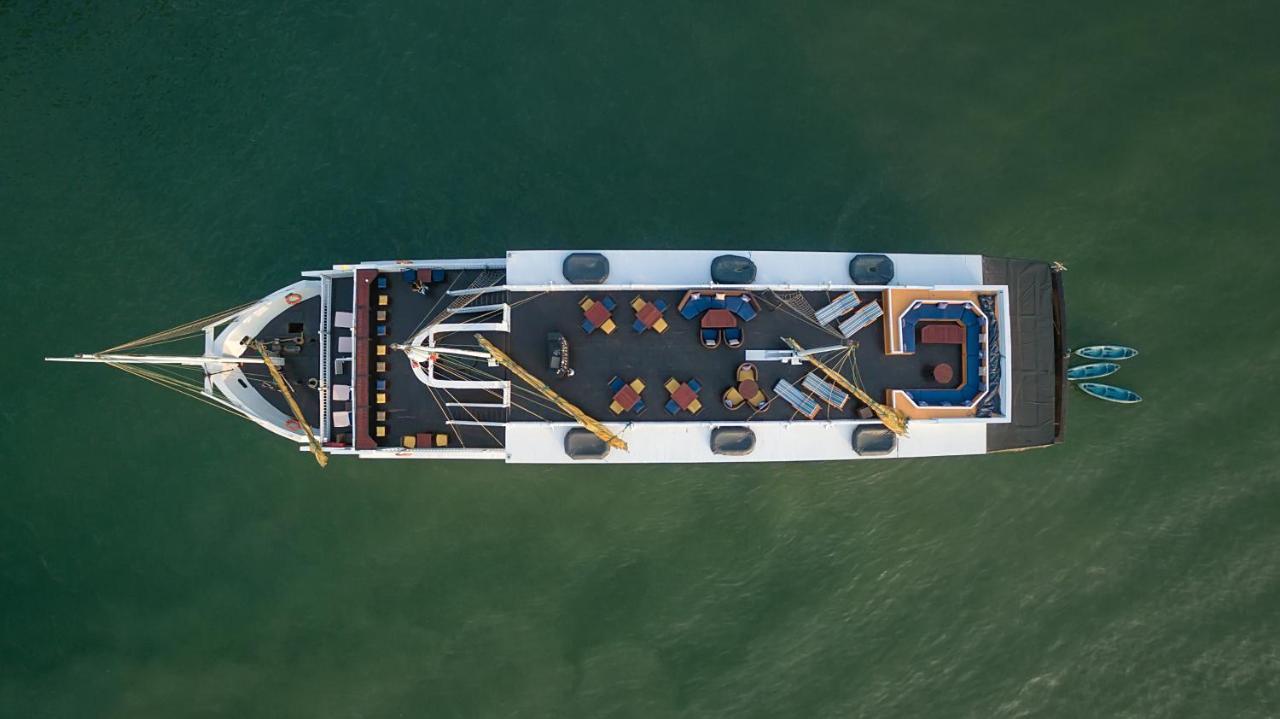 Paradise Luxury Sails Cruise  Hạ Long