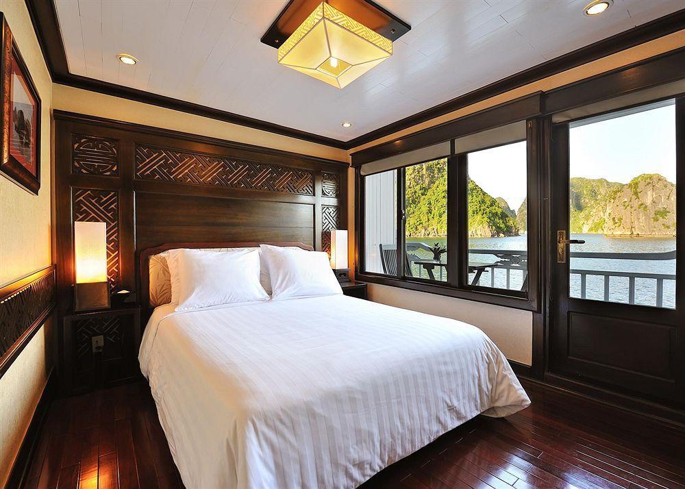 Paradise Luxury Sails Cruise 