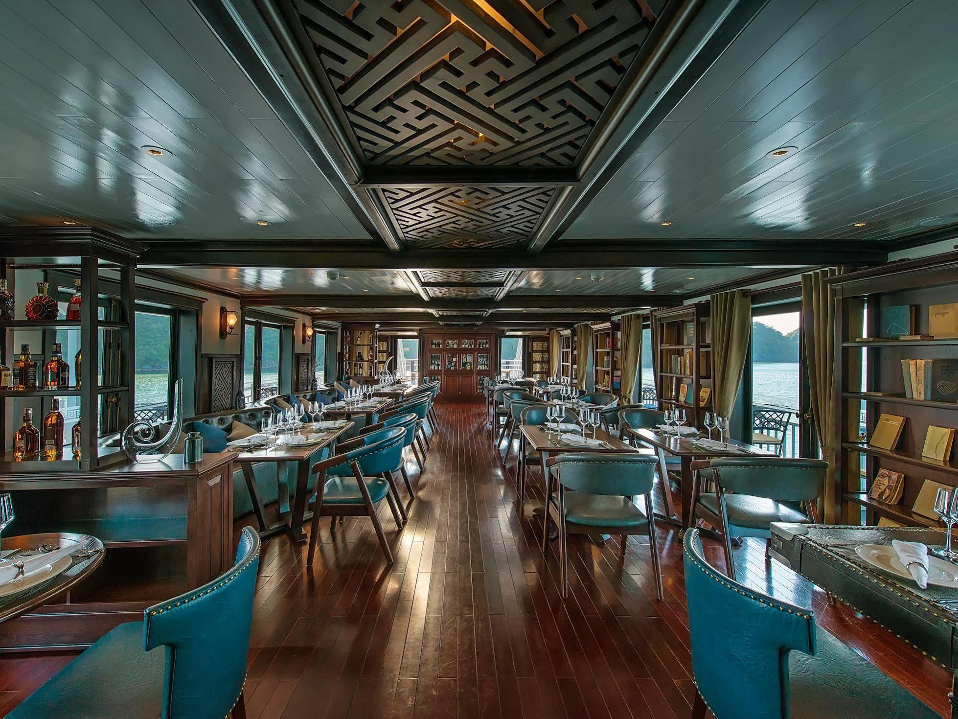 Paradise Luxury Sails Cruise  Hạ Long