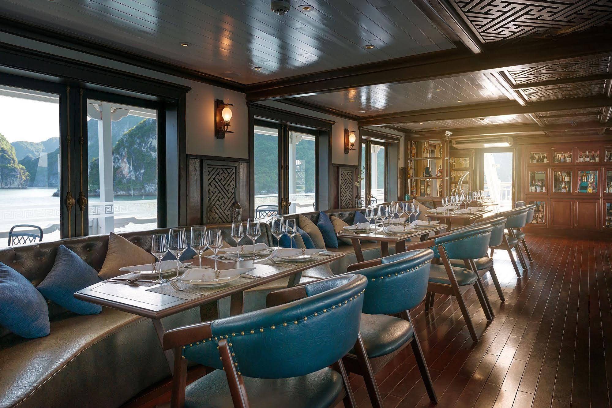 Paradise Luxury Sails Cruise  Hạ Long