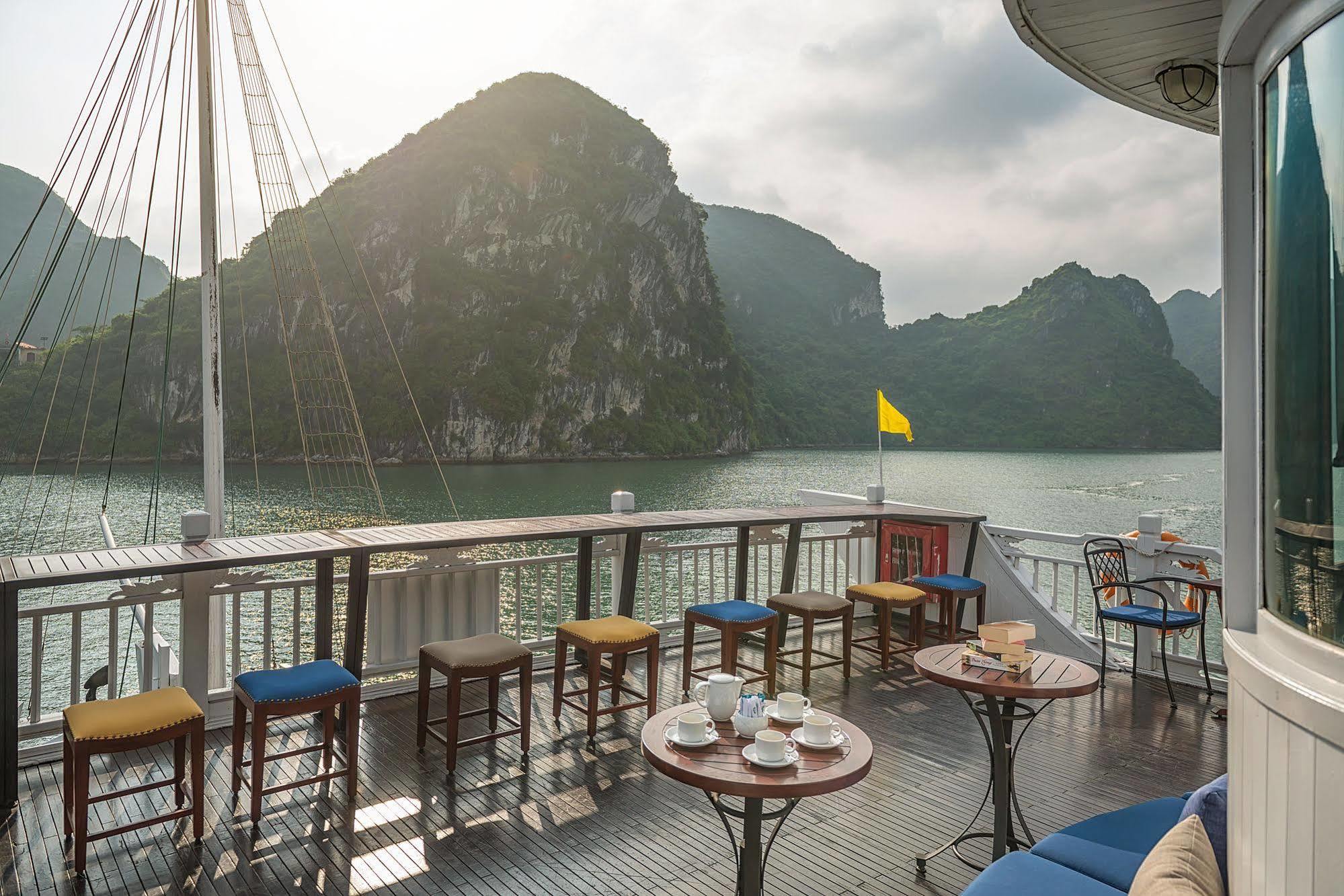 Paradise Luxury Sails Cruise