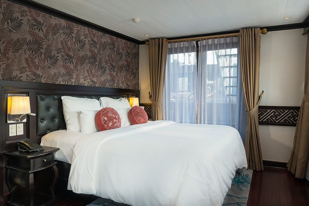  Paradise Luxury Sails Cruise