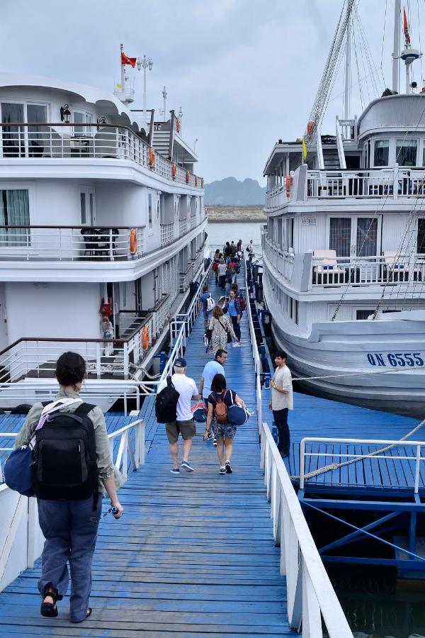 Paradise Luxury Sails Cruise 